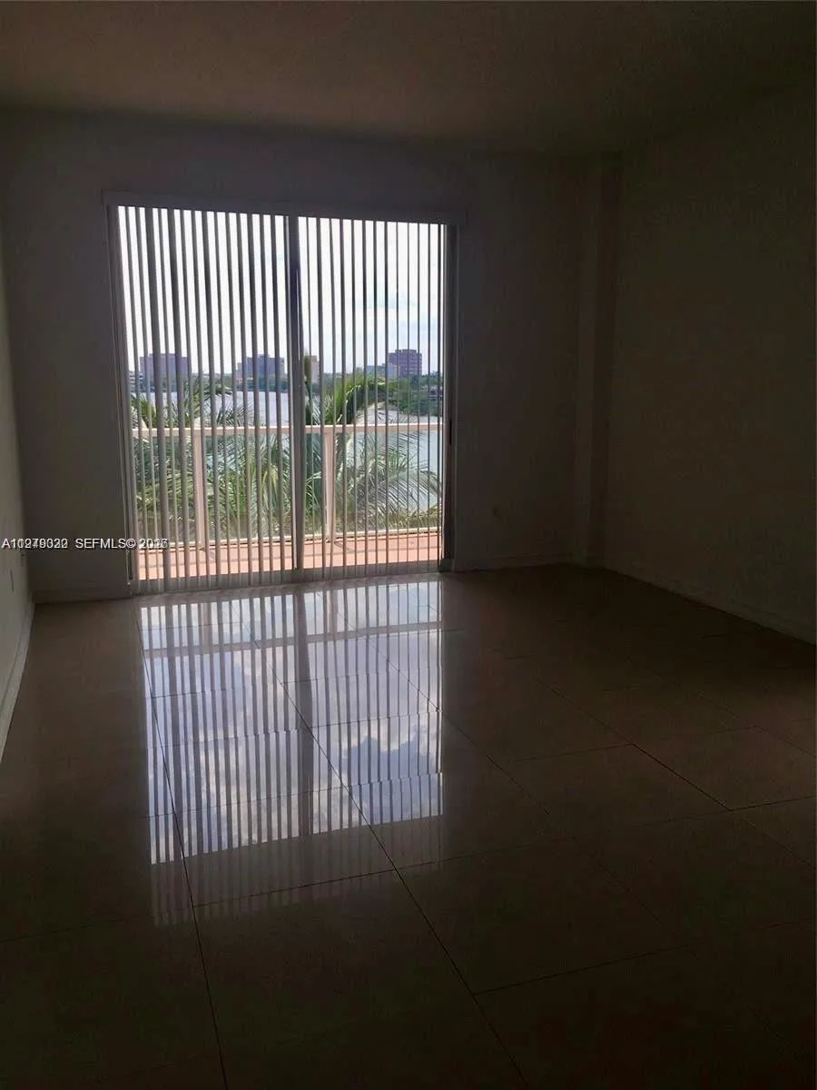 5091 NW 7th St # 602, Miami, FL 33126 photo 2