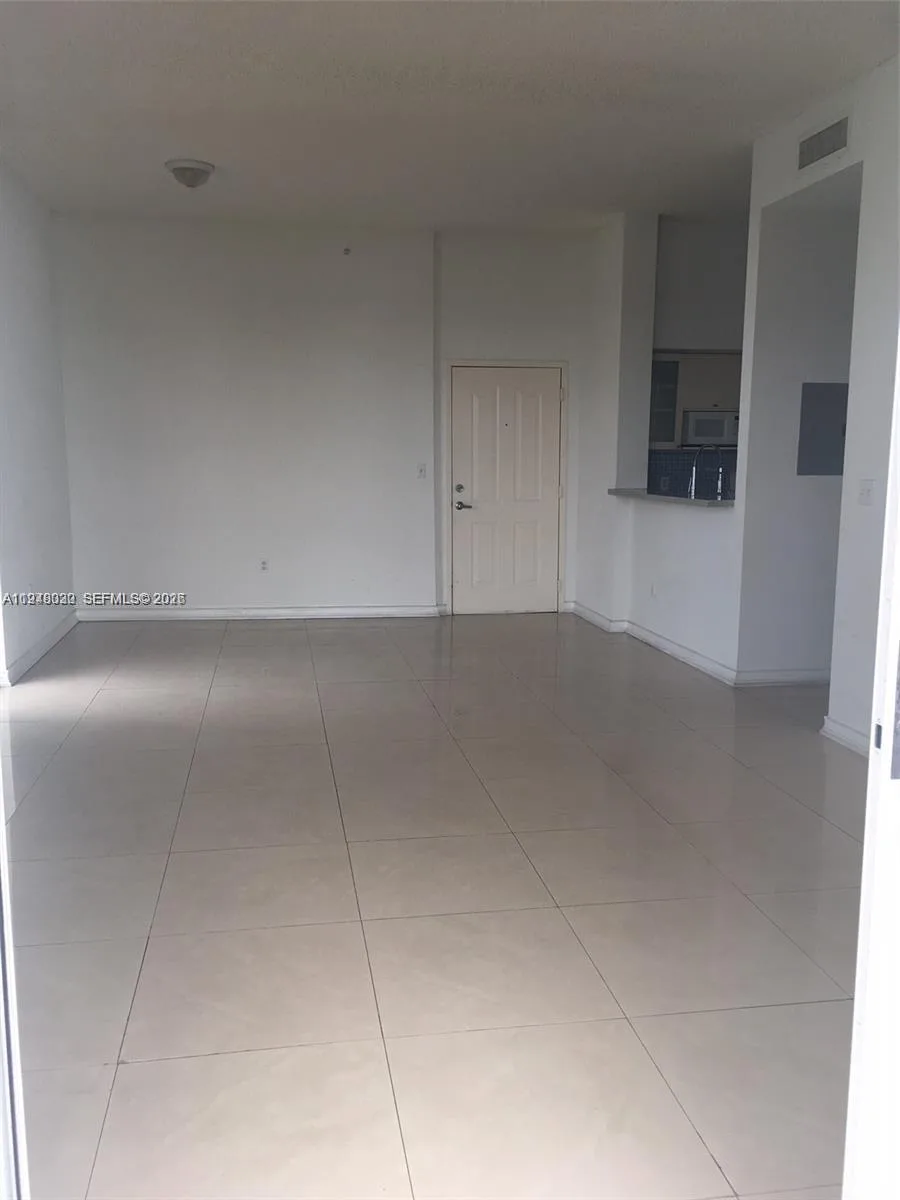 5091 NW 7th St # 602, Miami, FL 33126 photo 3