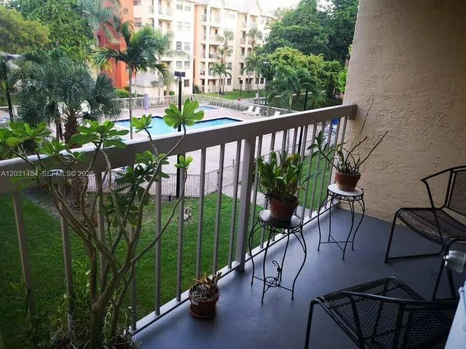 8160 GENEVA WY # 316, Miami, FL 33166