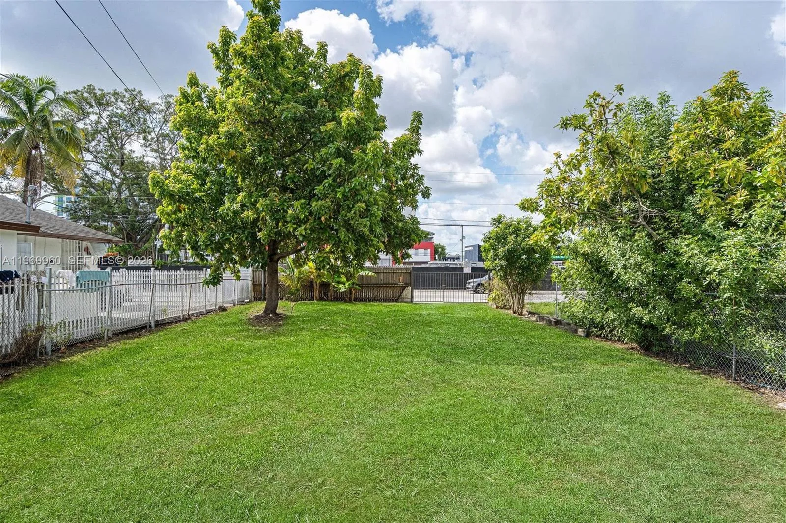 1523 NW 38th St, Miami, FL 33142 photo 8