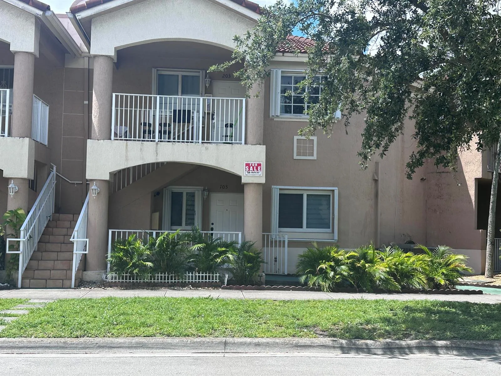 300 E 4th Street # 103, Hialeah, FL 33010