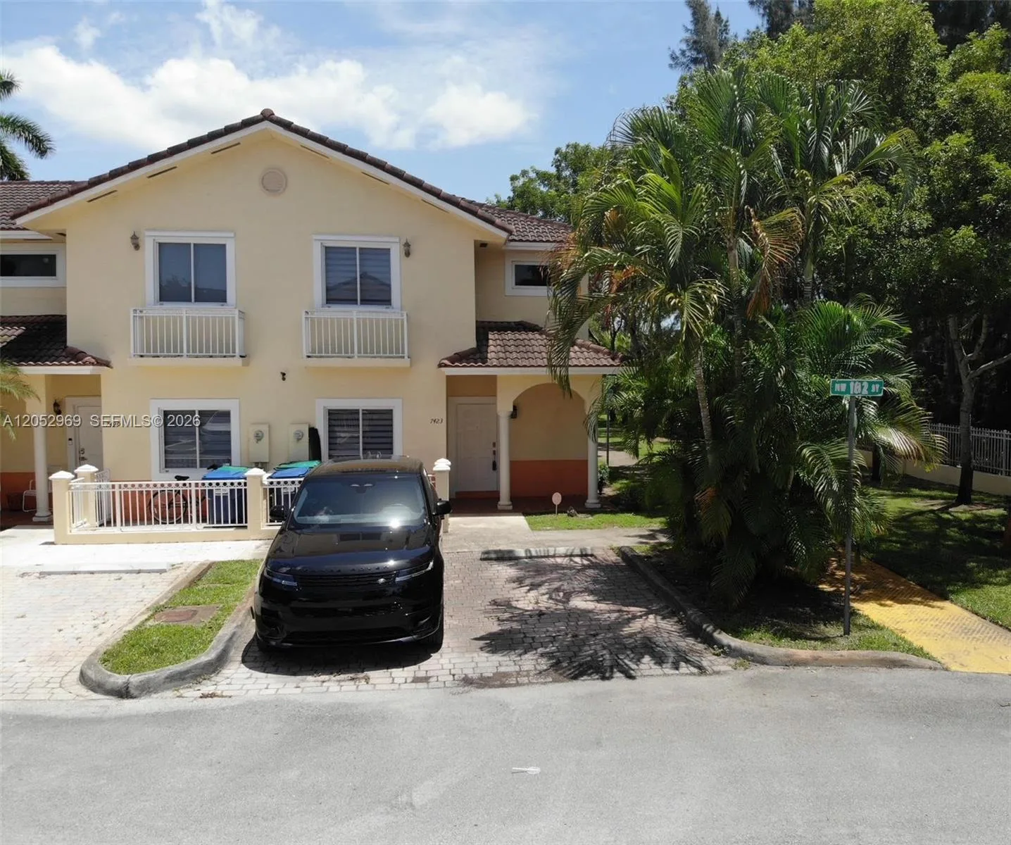 7423 NW 182nd St # 7423, Hialeah, FL 33015