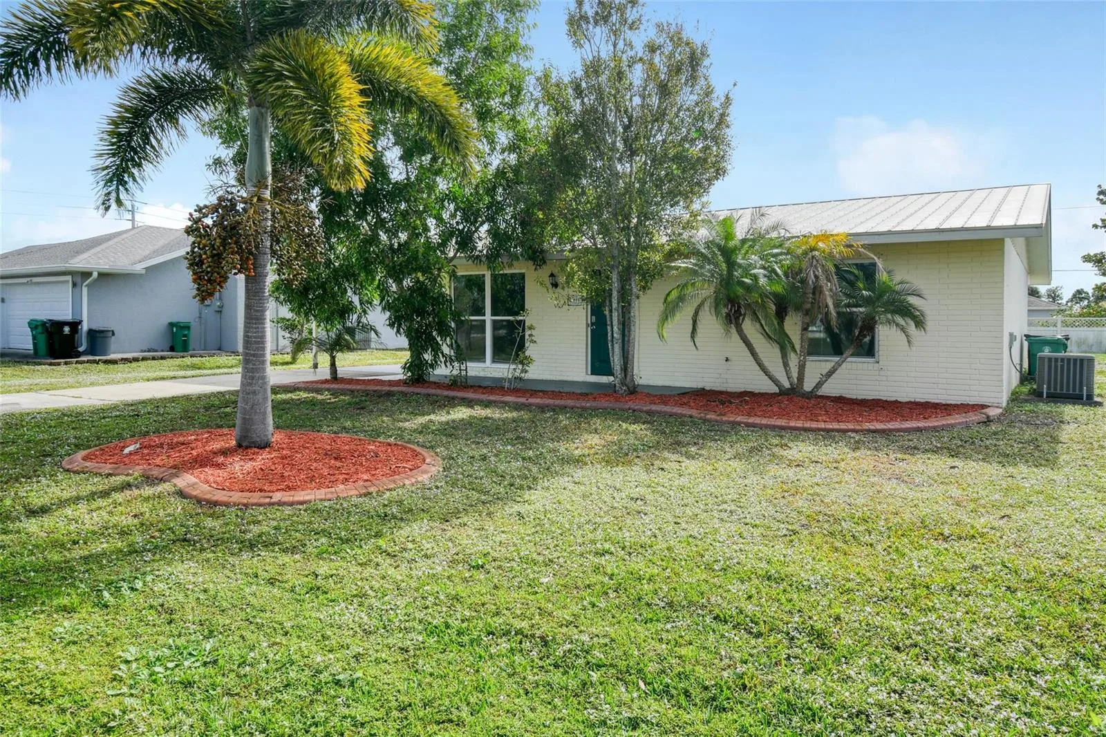 118 SW Ray Avenue, Port St. Lucie, FL 34983