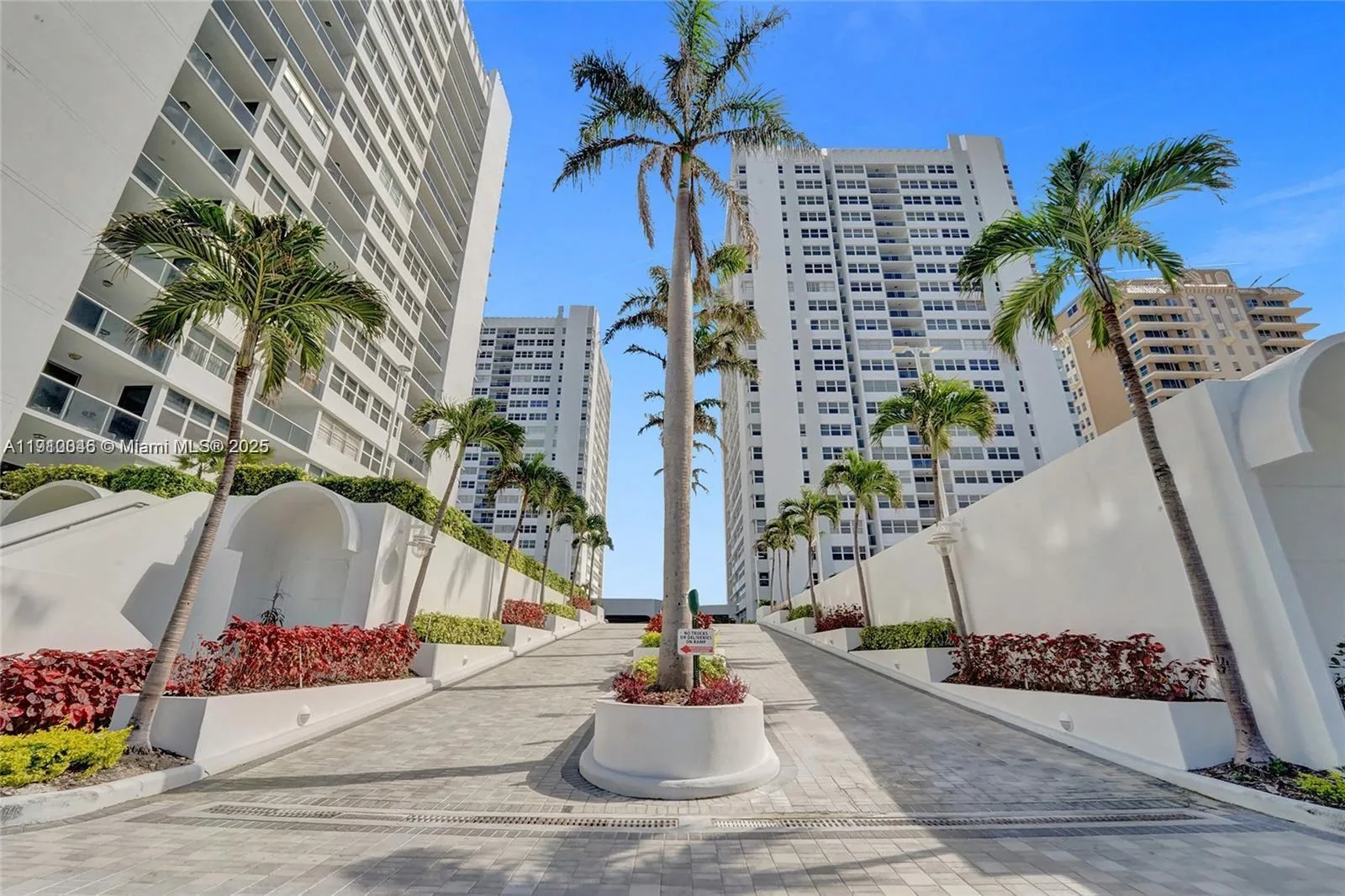 1880 S Ocean Dr # 203, Hallandale Beach, FL 33009