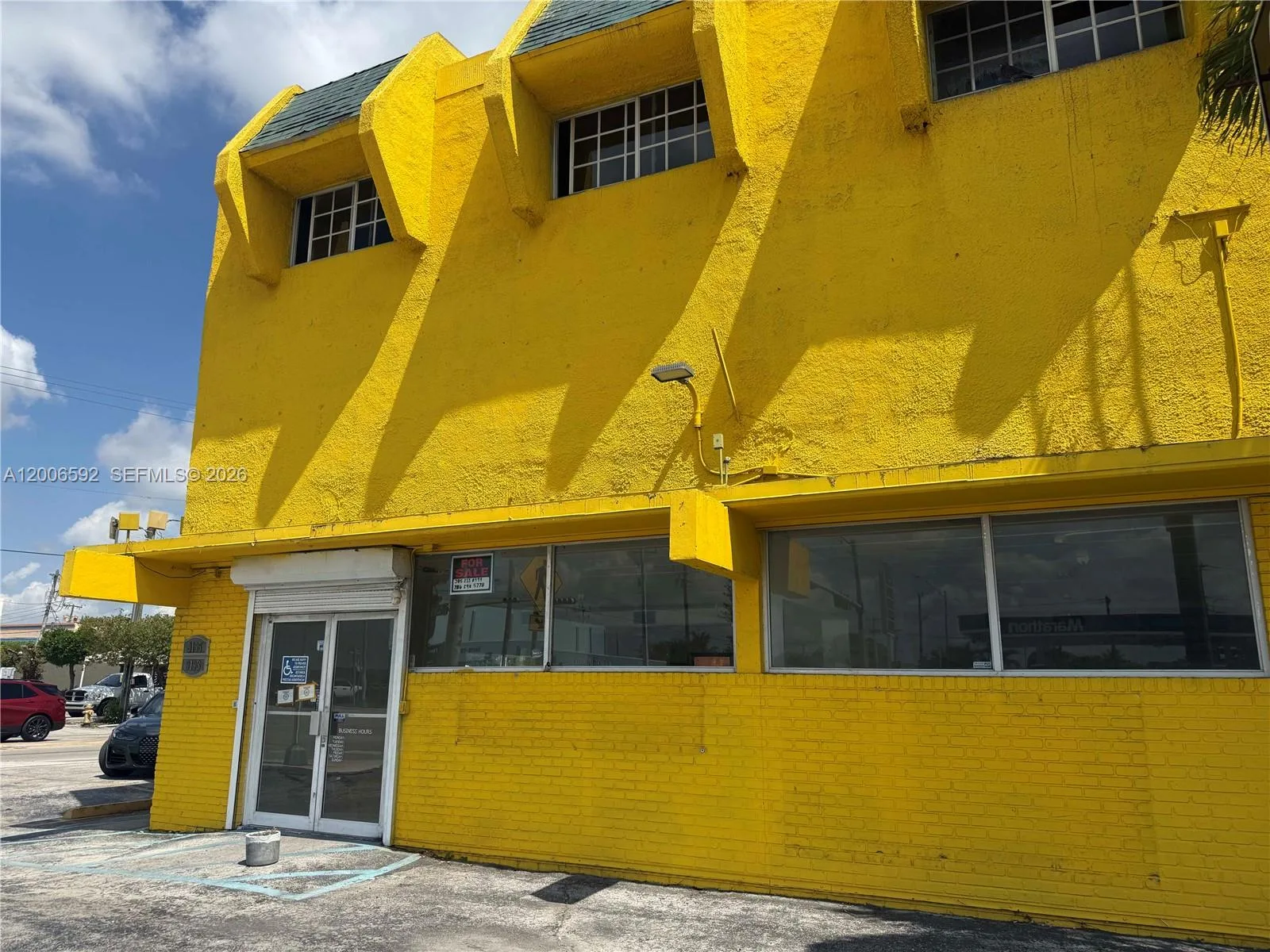9193 SW 40th St, Miami, FL 33165