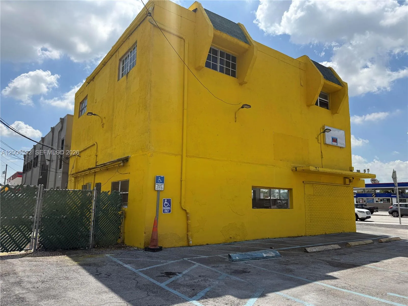 9193 SW 40th St, Miami, FL 33165 photo 4