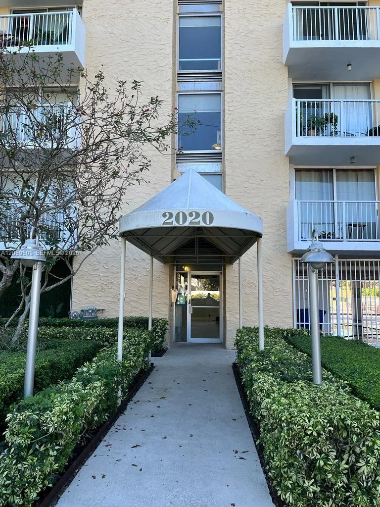 2020 NE 135th St # 609, North Miami, FL 33181 photo 5