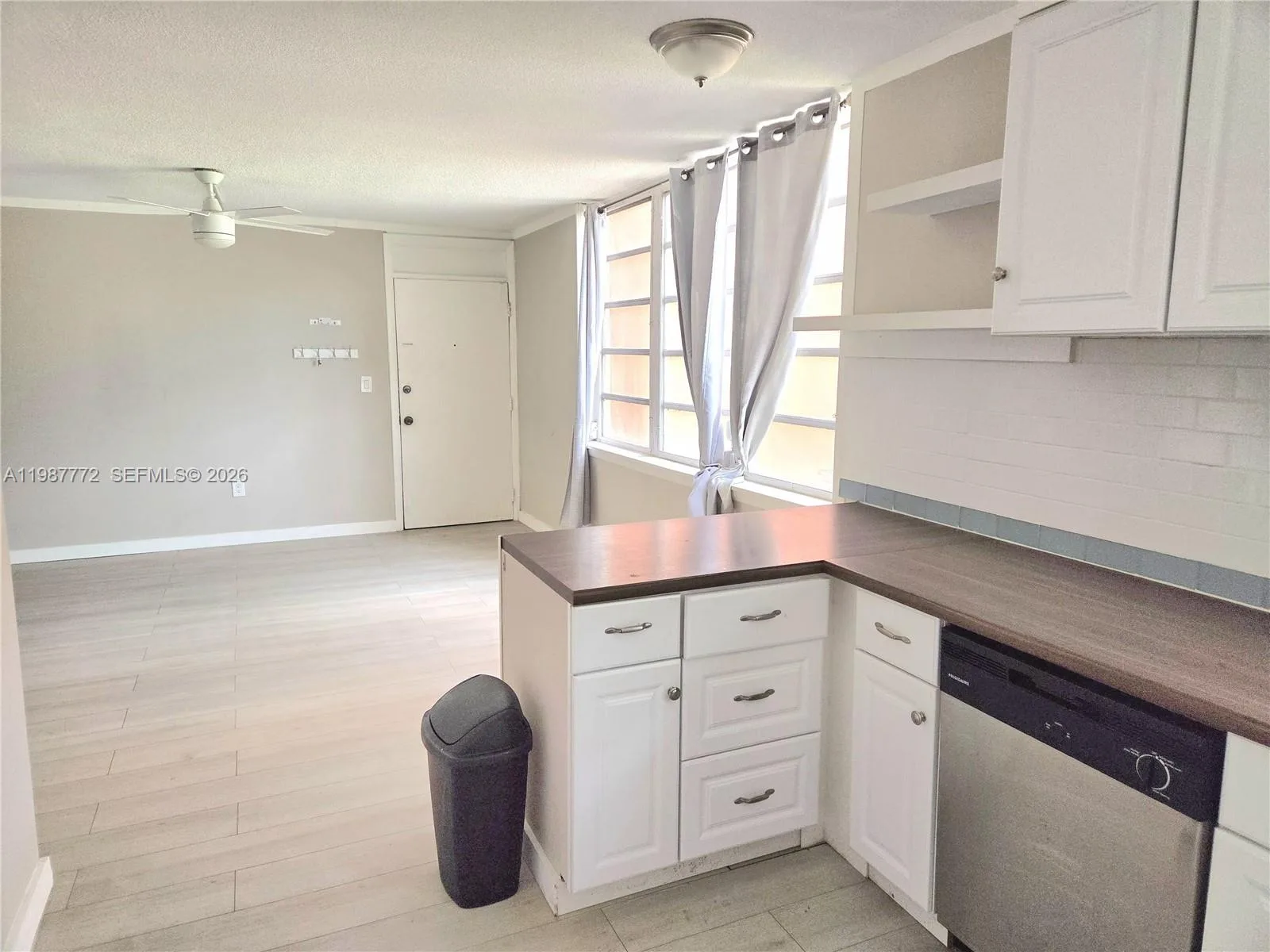 1700 NE 191st St # 100, Miami, FL 33179 photo 4