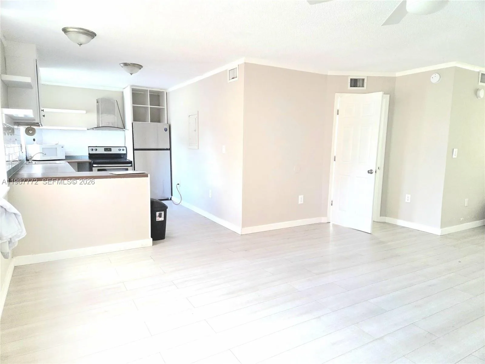 1700 NE 191st St # 100, Miami, FL 33179 photo 6