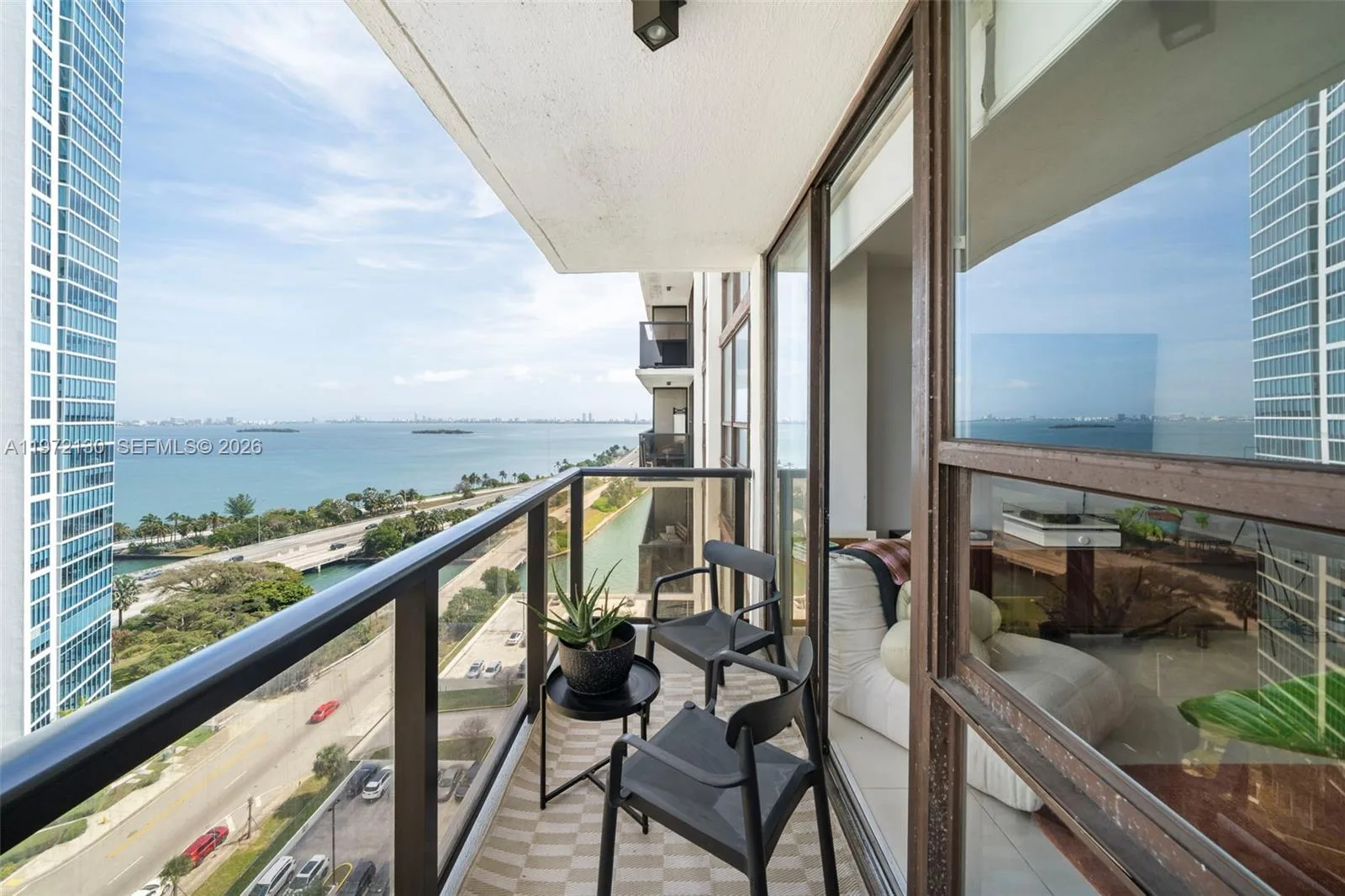 600 NE 36th St # 1815, Miami, FL 33137 photo 3