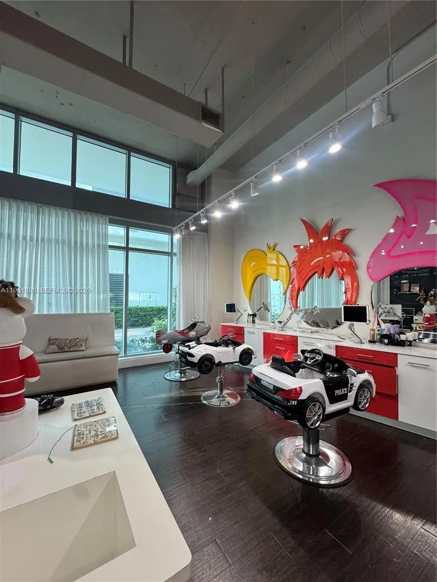 000 NE Confidential, Miami, FL 33137 photo 4
