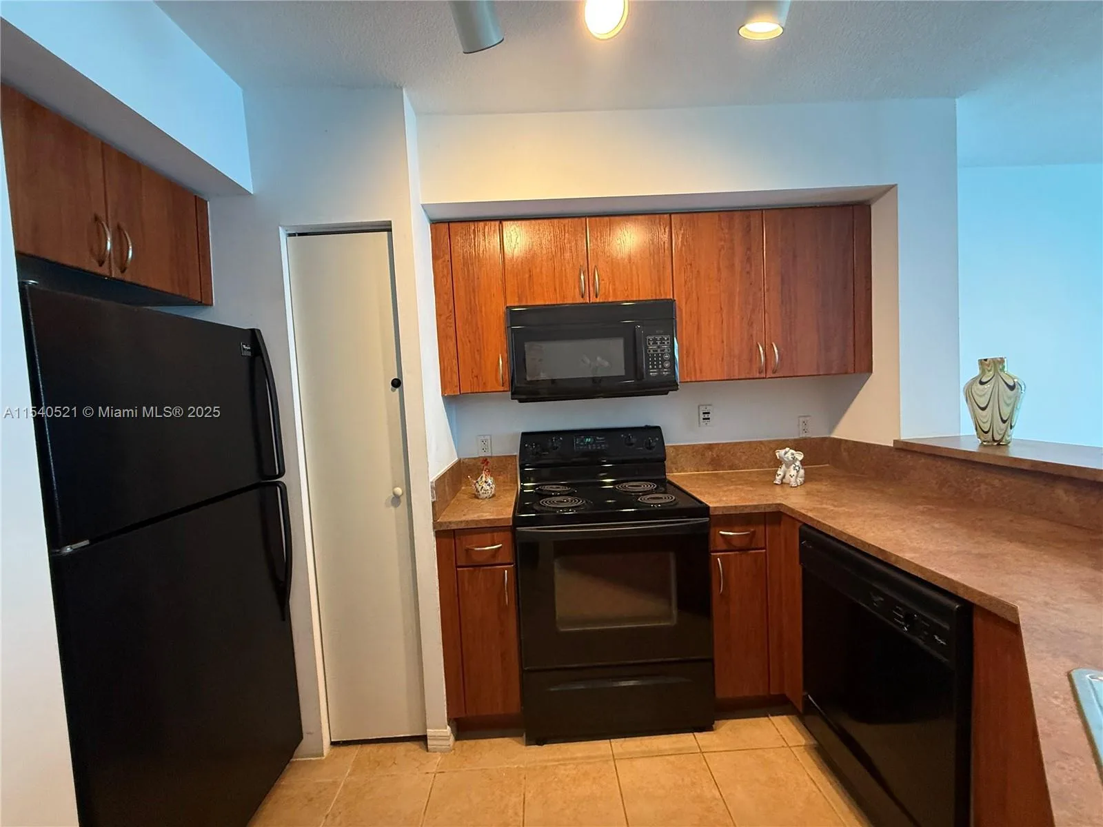 9201 Collins Ave # 1023, Surfside, FL 33154 photo 10