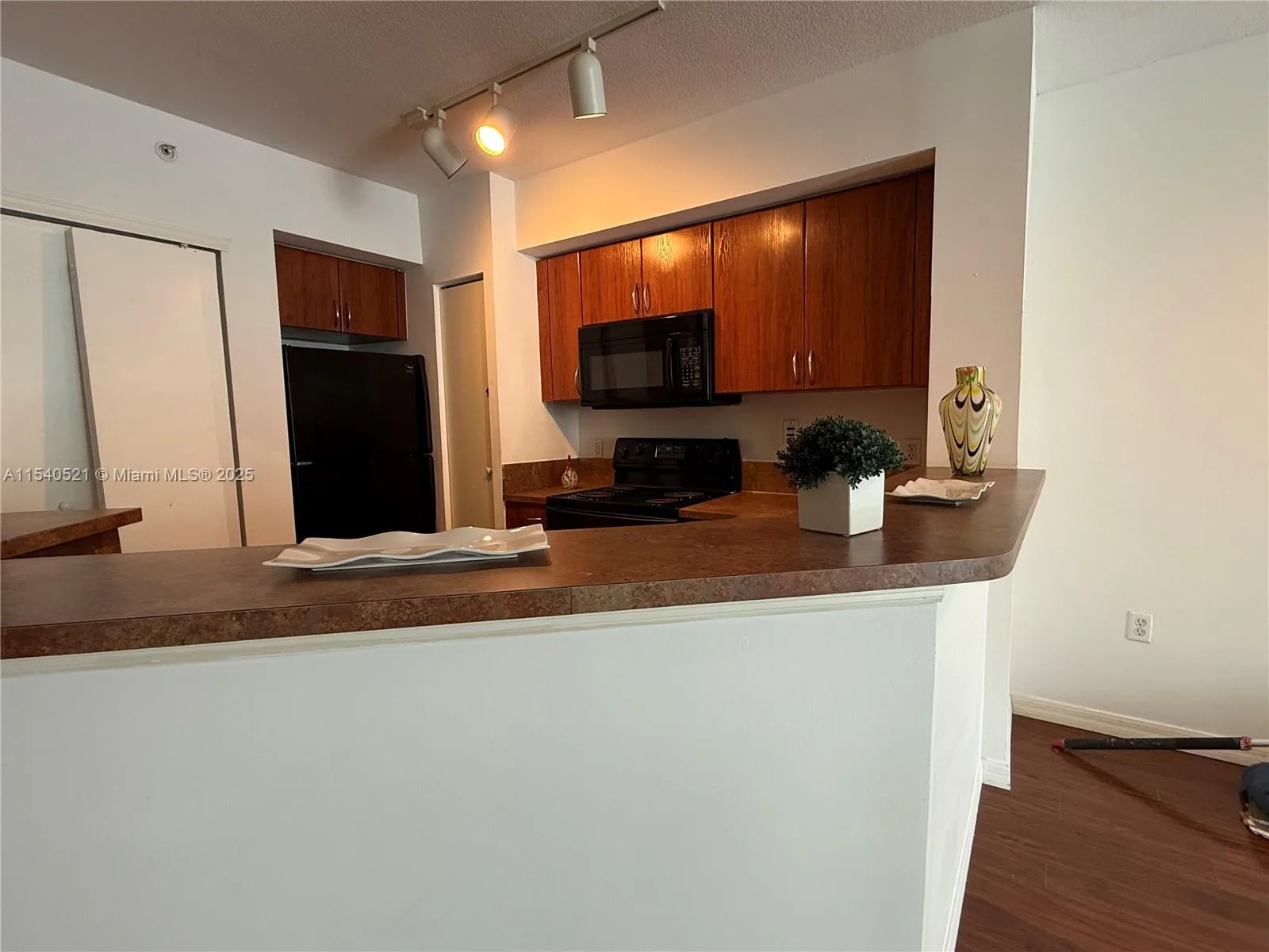9201 Collins Ave # 1023, Surfside, FL 33154 photo 8