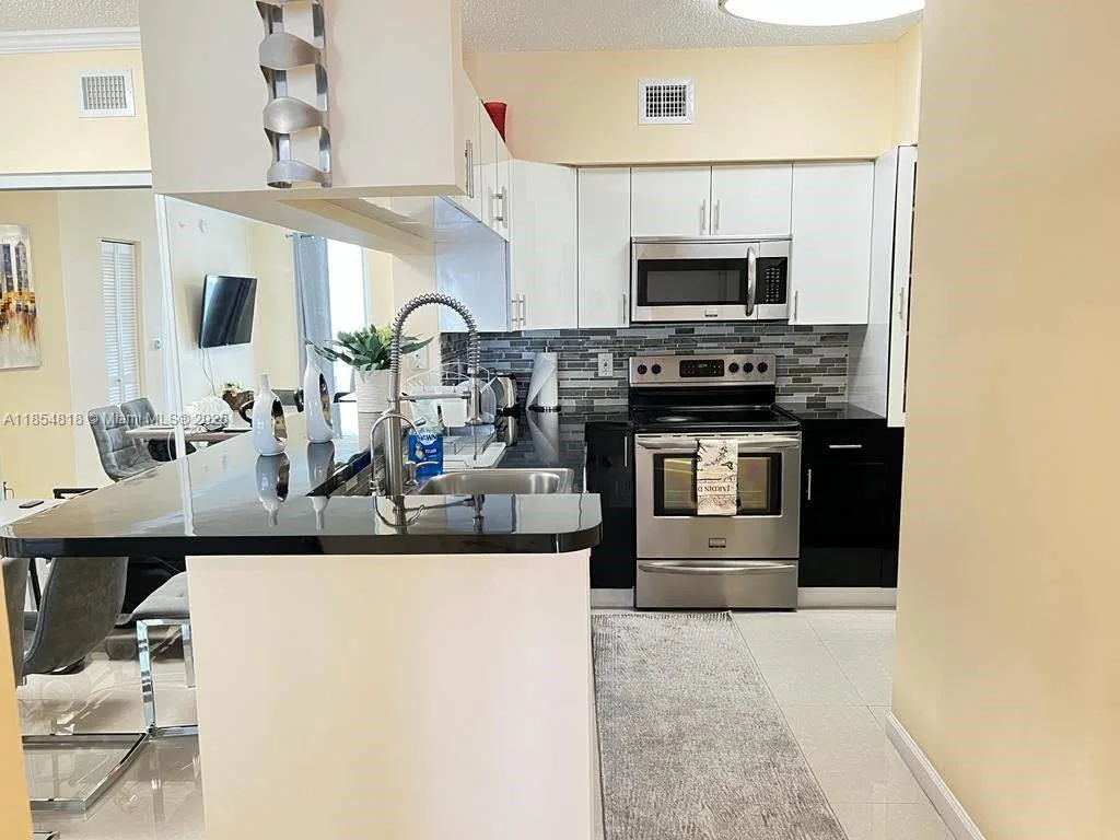 17100 N Bay Rd # 1502, Sunny Isles Beach, FL 33160 photo 9