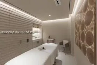 102 24th St # 1421, Miami Beach, FL 33139 photo 4