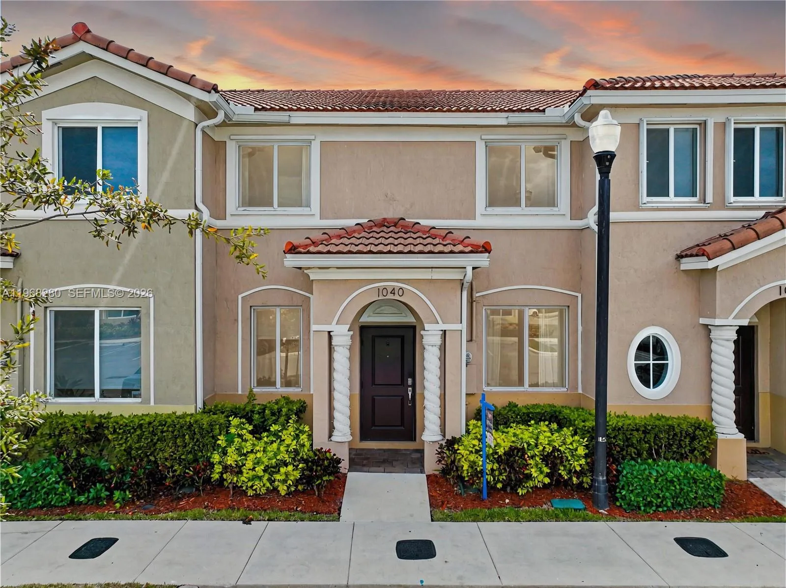 1040 SE 24th Ave, Homestead, FL 33035 photo 2