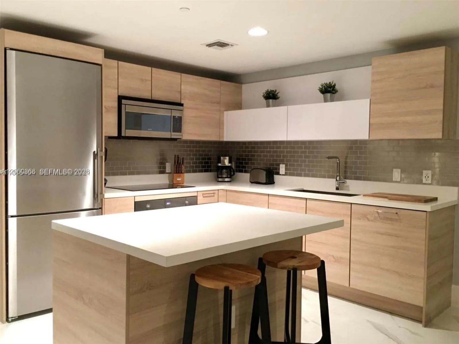 16385 Biscayne Blvd # 1818, North Miami Beach, FL 33160 photo 11