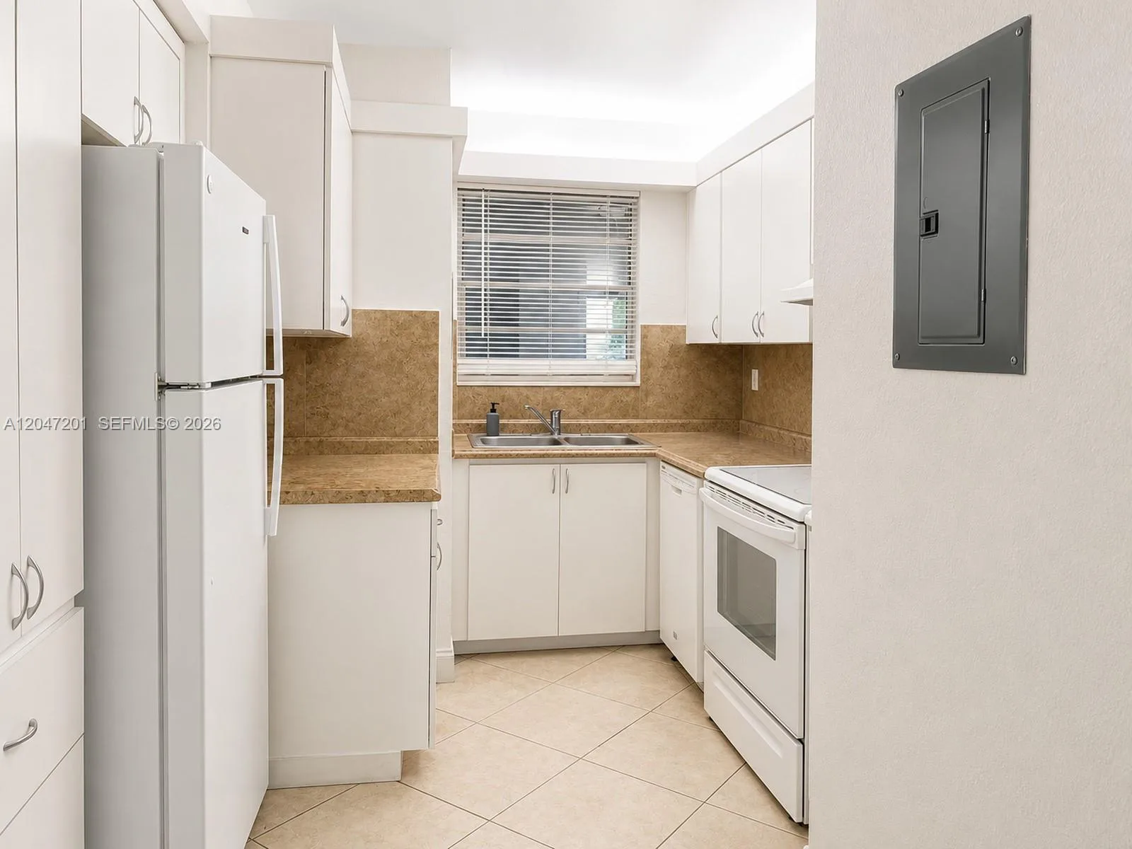 8870 Fontainebleau Blvd # 106, Miami, FL 33172 photo 6