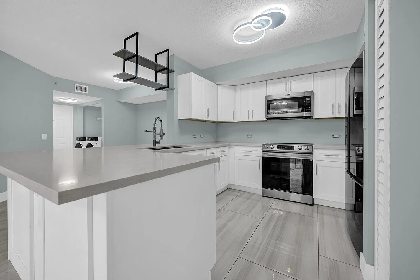 1010 Villa Circle, Boynton Beach, FL 33435