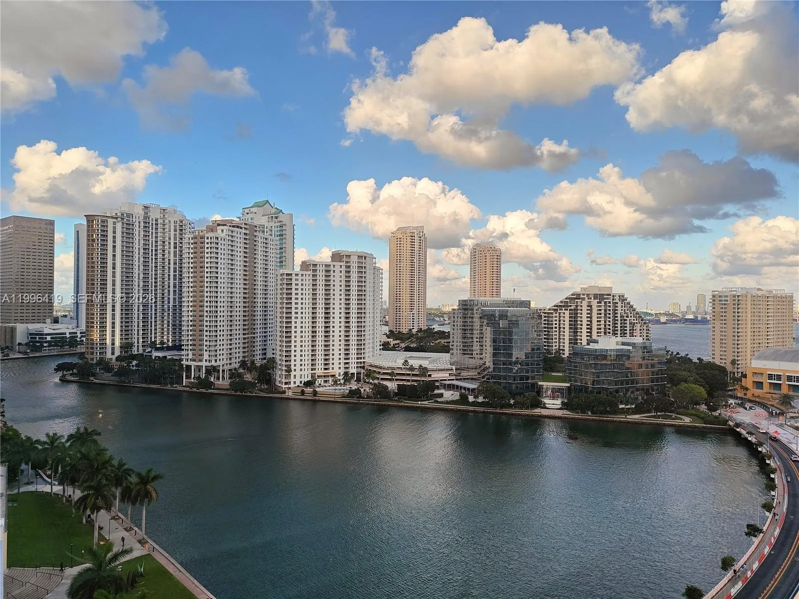 801 Brickell Bay Dr # 1961, Miami, FL 33131 photo 2