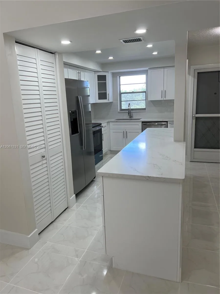 5900 NW 44th St # 405, Lauderhill, FL 33319 photo 2