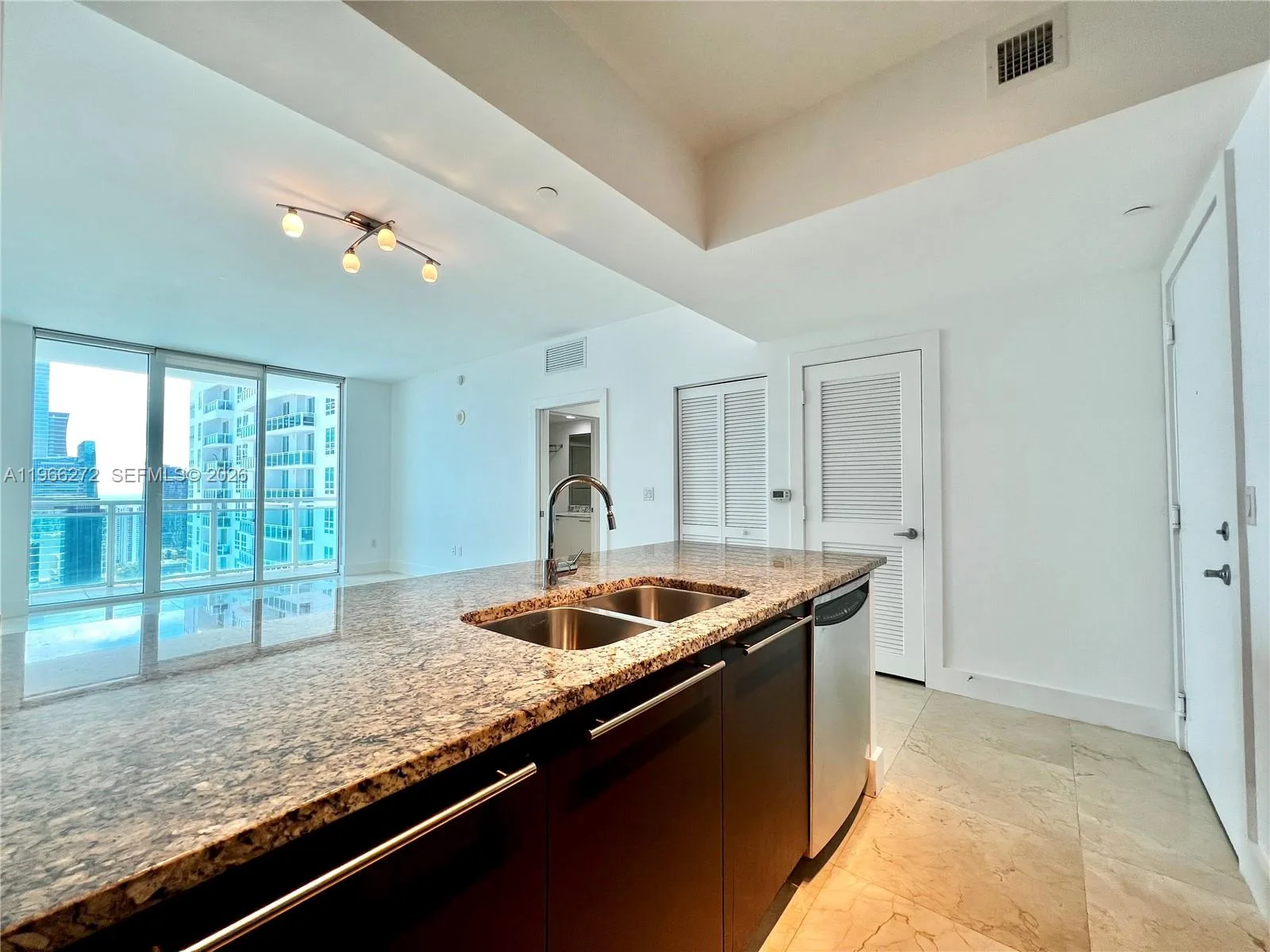 950 Brickell Bay Dr # 3903, Miami, FL 33131 photo 2