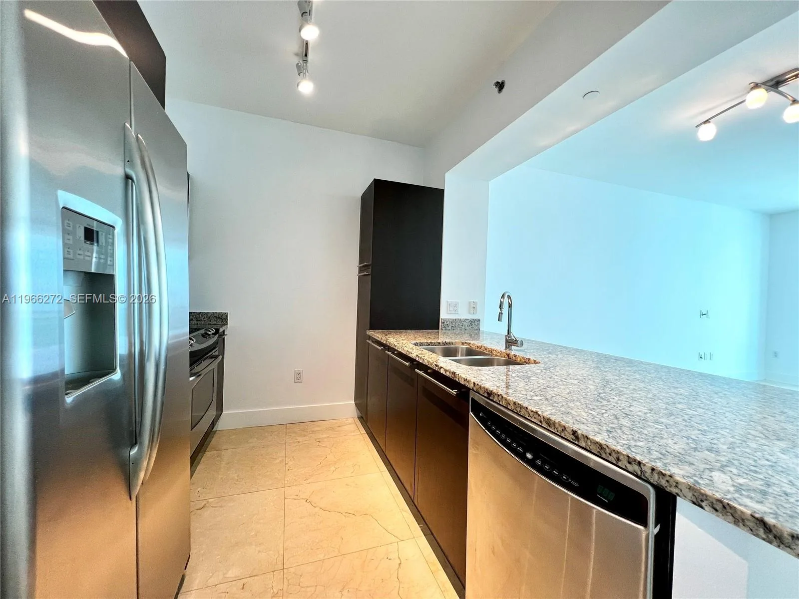 950 Brickell Bay Dr # 3903, Miami, FL 33131 photo 4