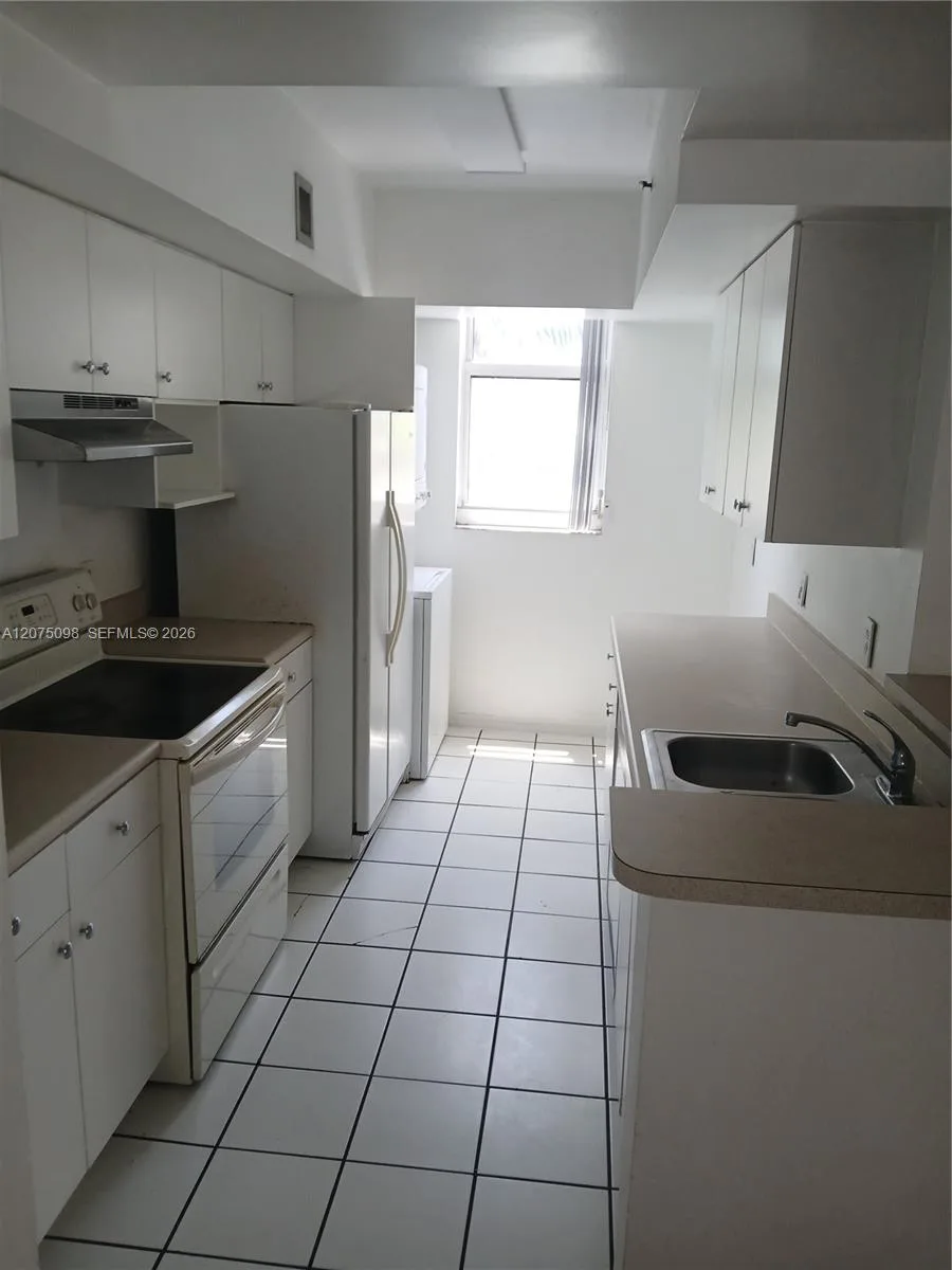 5085 NW 7th St # 415, Miami, FL 33126 photo 2