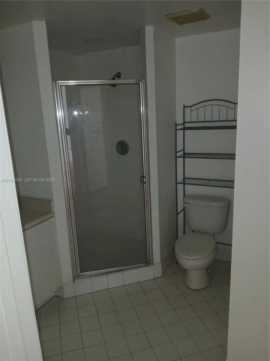 5085 NW 7th St # 415, Miami, FL 33126 photo 4
