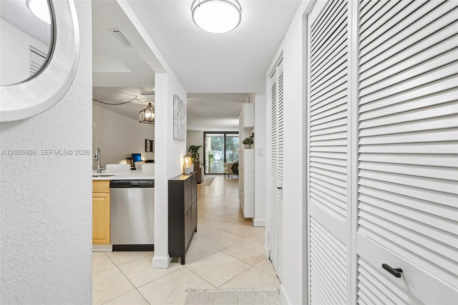 400 Commodore Dr # 206, Plantation, FL 33325 photo 2
