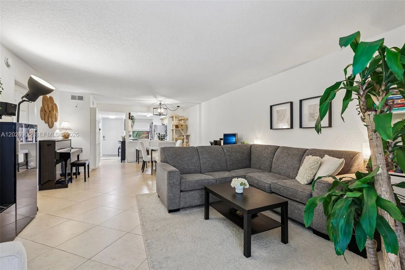 400 Commodore Dr # 206, Plantation, FL 33325 photo 4