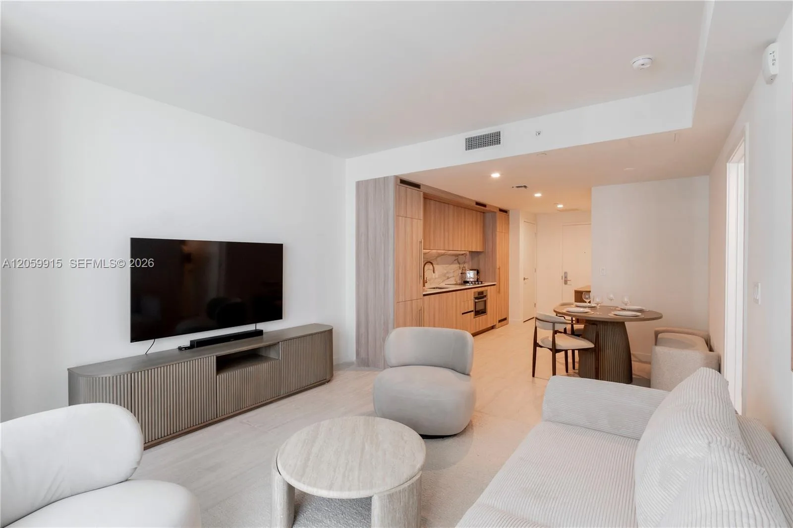 77 SE 5th St # 1910, Miami, FL 33131 photo 3