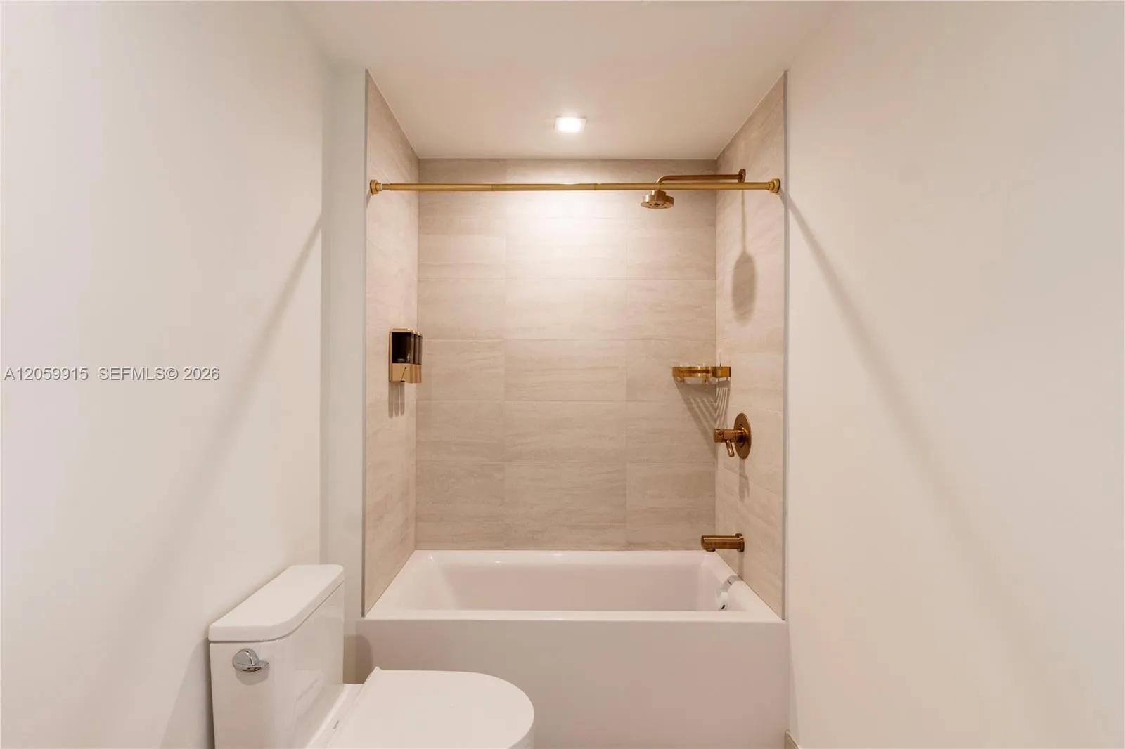 77 SE 5th St # 1910, Miami, FL 33131 photo 9