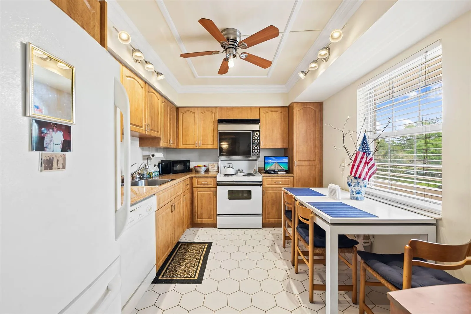 3960 Oaks Clubhouse Drive # 304, Pompano Beach, FL 33069 photo 5