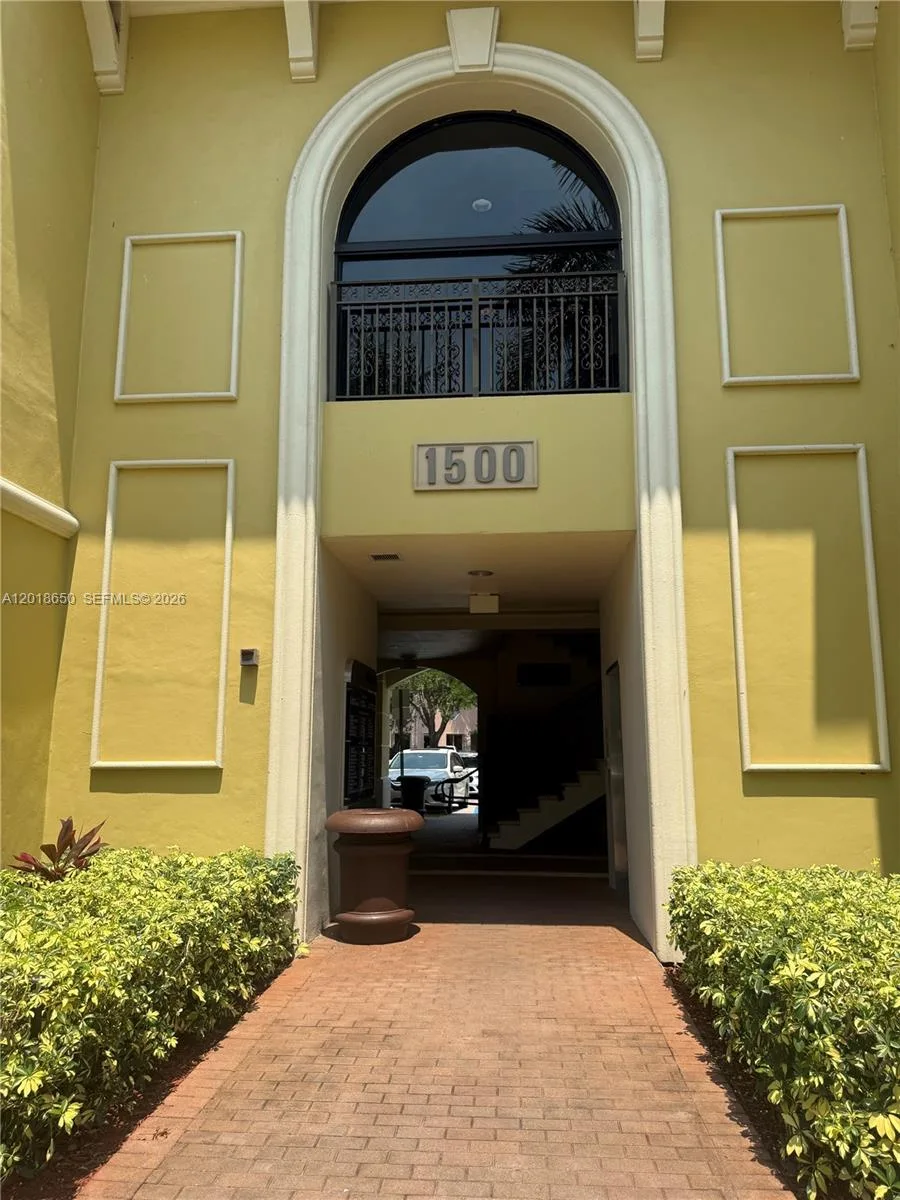 1529 Weston Rd, Weston, FL 33326