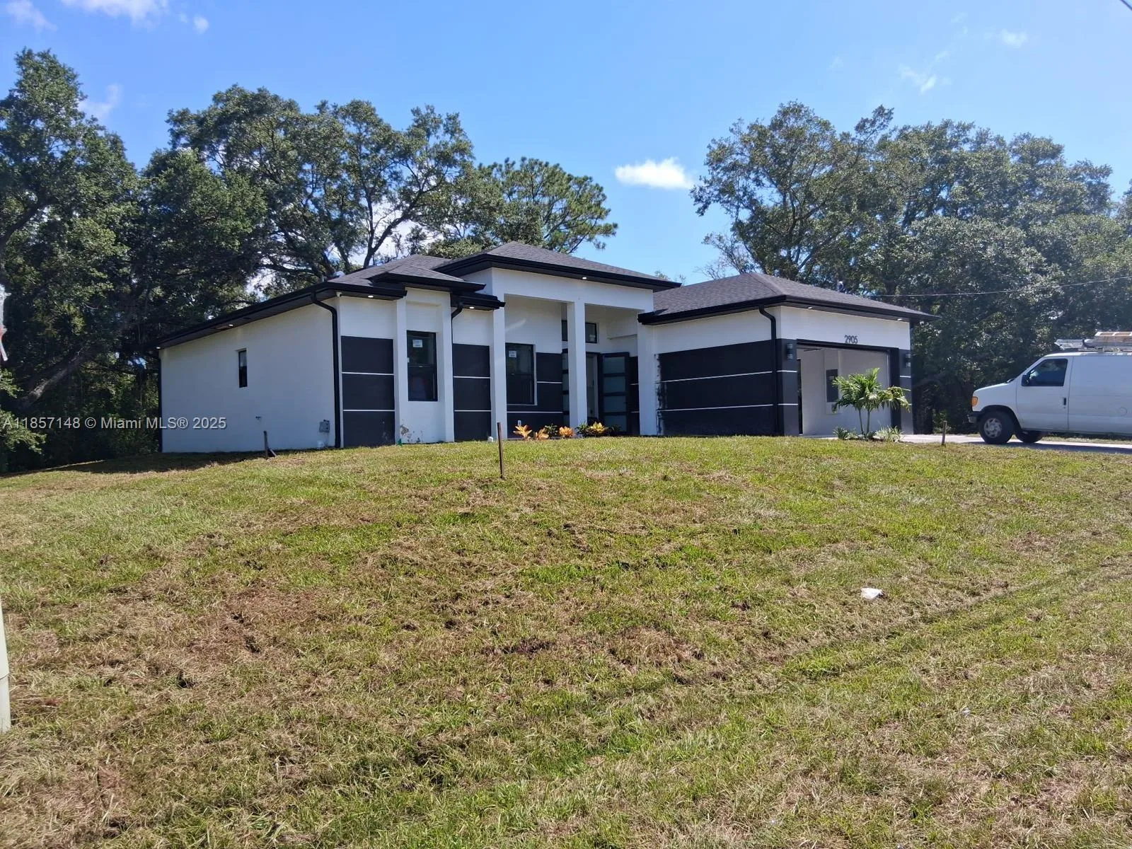2905 E 18 ST, Lehigh Acres, FL 33972
