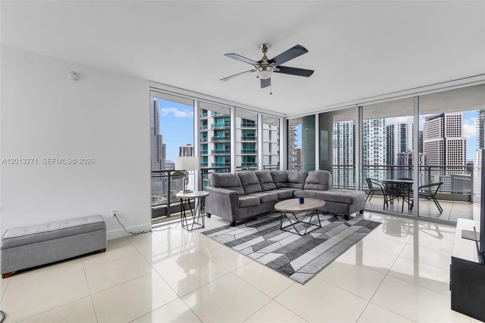 90 SW 3rd St # 2504, Miami, FL 33130 photo 8
