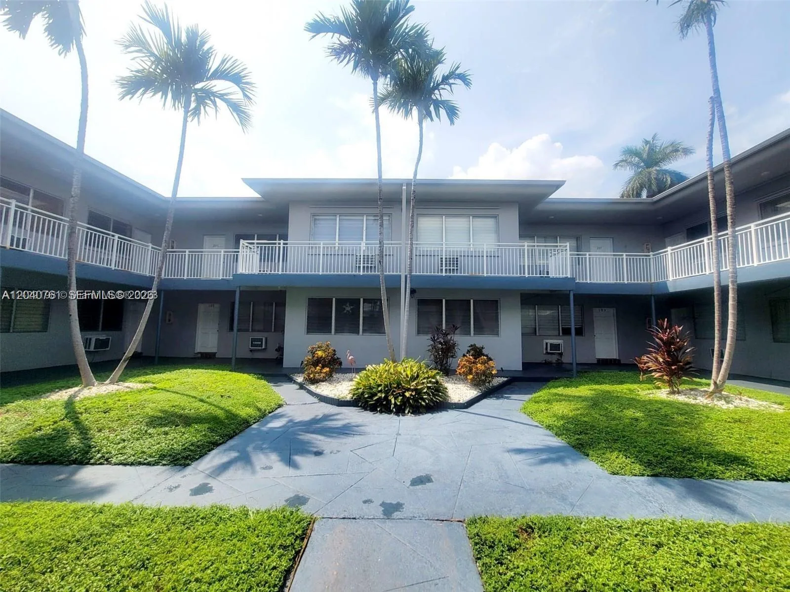 350 75th St # 205, Miami Beach, FL 33141