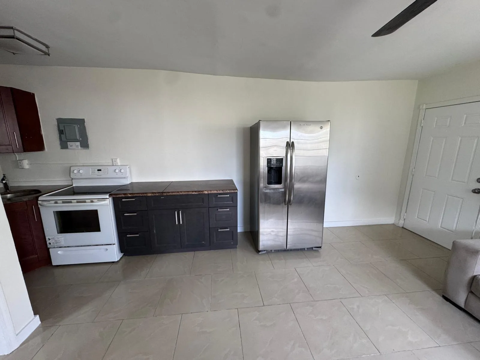 1042 Foster Road, Hallandale Beach, FL 33009 photo 5