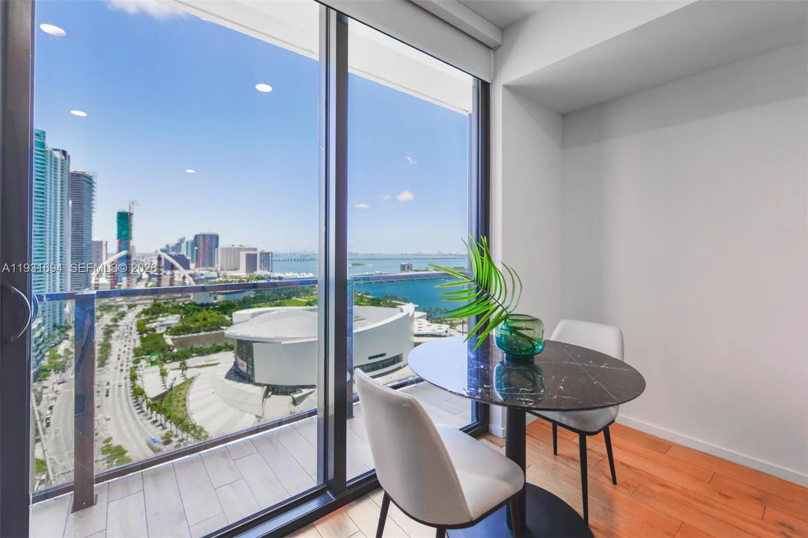 398 NE 5th St # 2407, Miami, FL 33132 photo 2