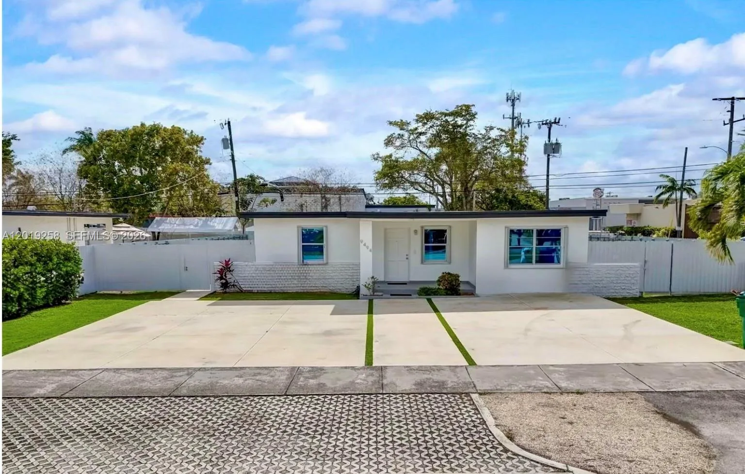 9494 SW 39th St, Miami, FL 33165 photo 2