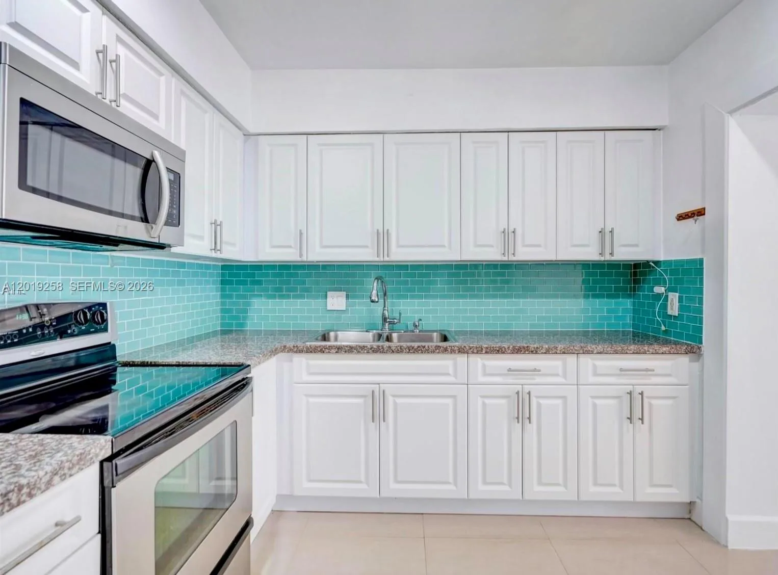 9494 SW 39th St, Miami, FL 33165 photo 5