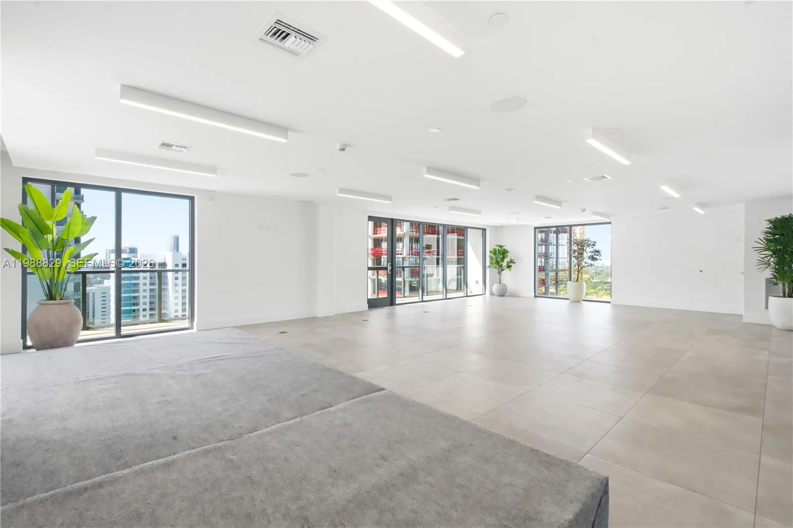 239 SW 9th St # 2401, Miami, FL 33130 photo 4