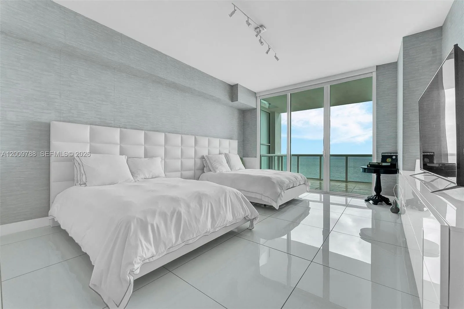 50 S Pointe Dr # 2102, Miami Beach, FL 33139 photo 11