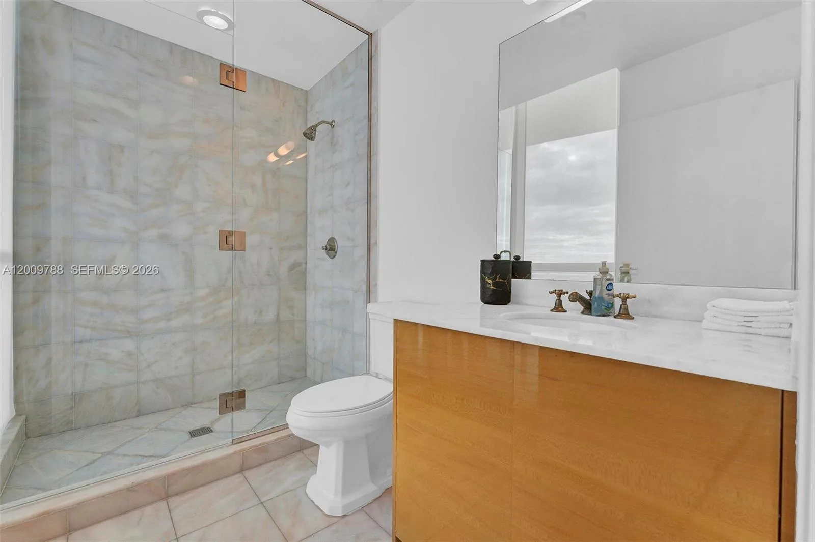 50 S Pointe Dr # 2102, Miami Beach, FL 33139 photo 8
