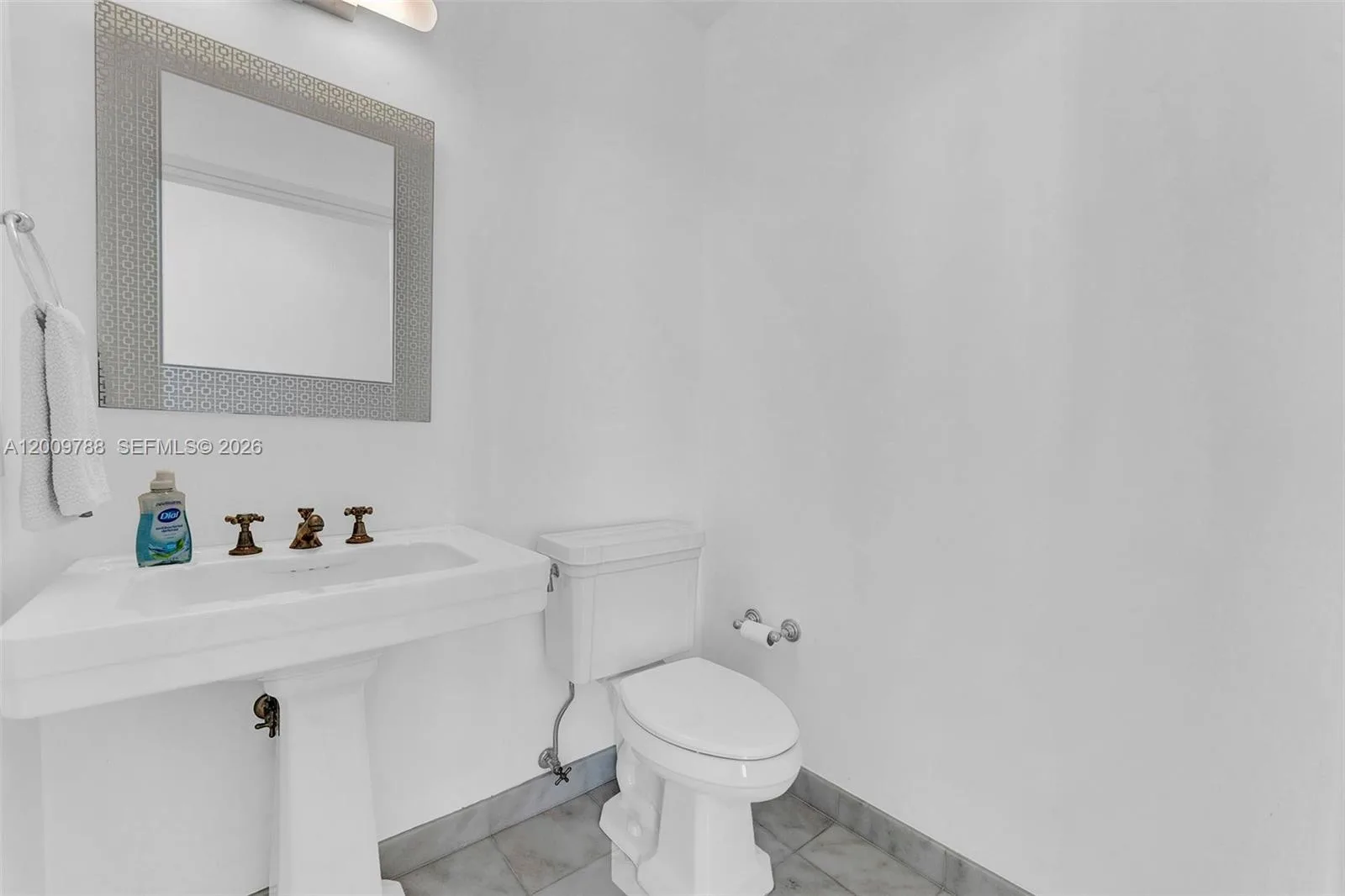 50 S Pointe Dr # 2102, Miami Beach, FL 33139 photo 9