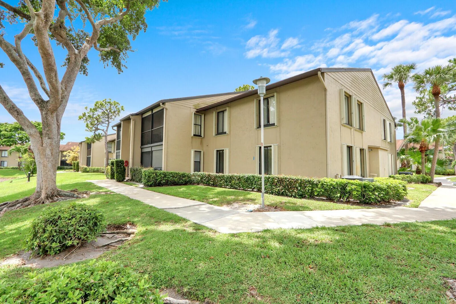715 Sunny Pine Way # B1, FL 33415