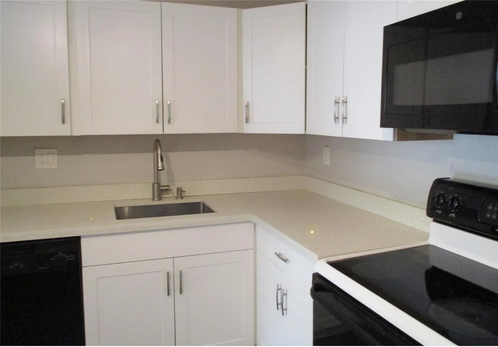 2731 TAFT Street # 201, Hollywood, FL 33020