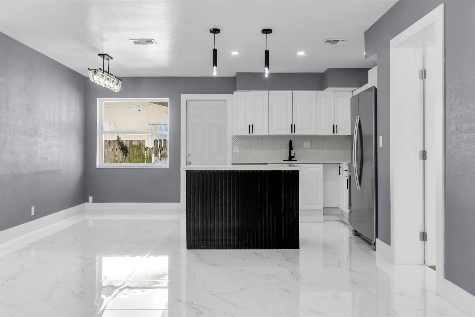 915 SW 3RD Street, Boynton Beach, FL 33435
