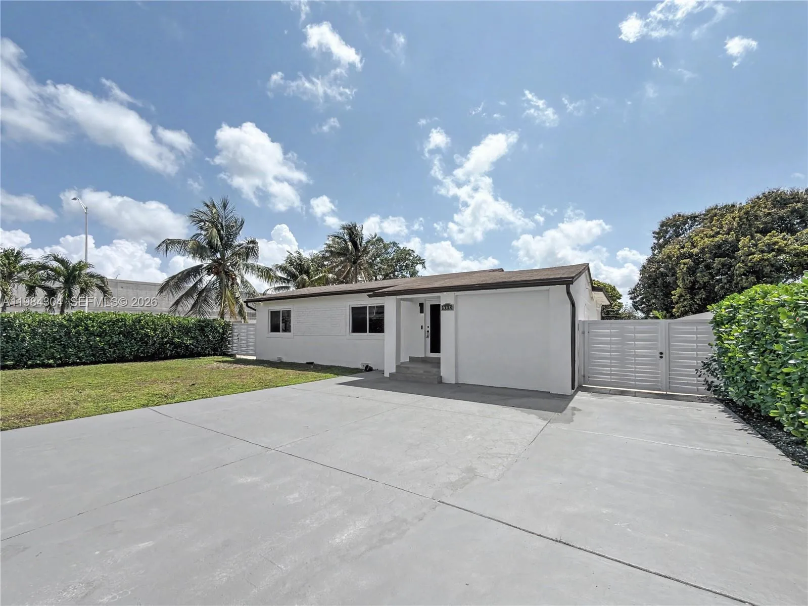 660 S Biscayne River Dr, Miami, FL 33169
